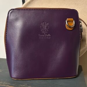 LIKE NEW Vera Pelle Leather Crossbody
